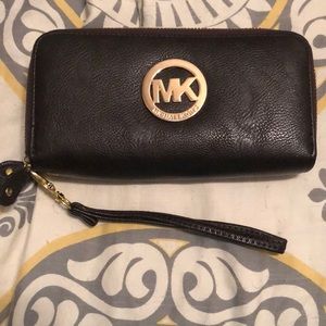 Michael Kors wristlet wallet